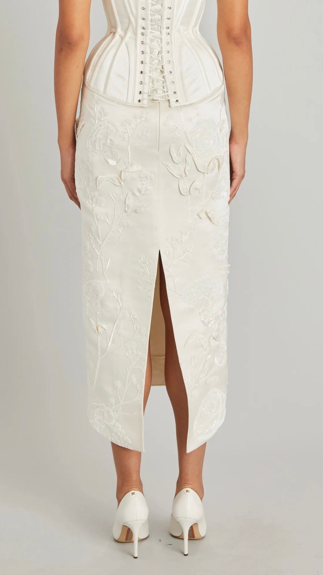Mid-Calf Wasp Skirt with Carnation Embroidery